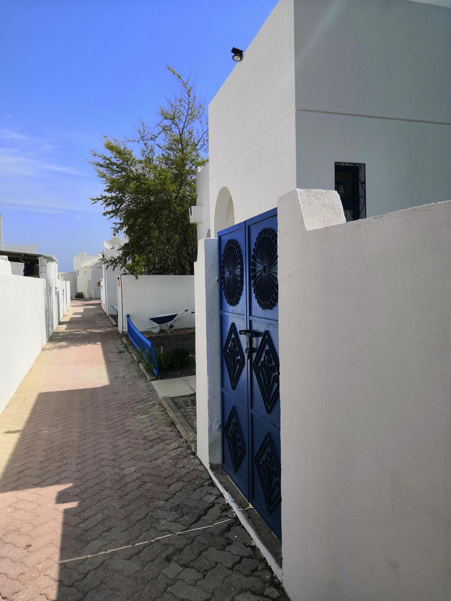 The Blue Gate 4 * Mascate